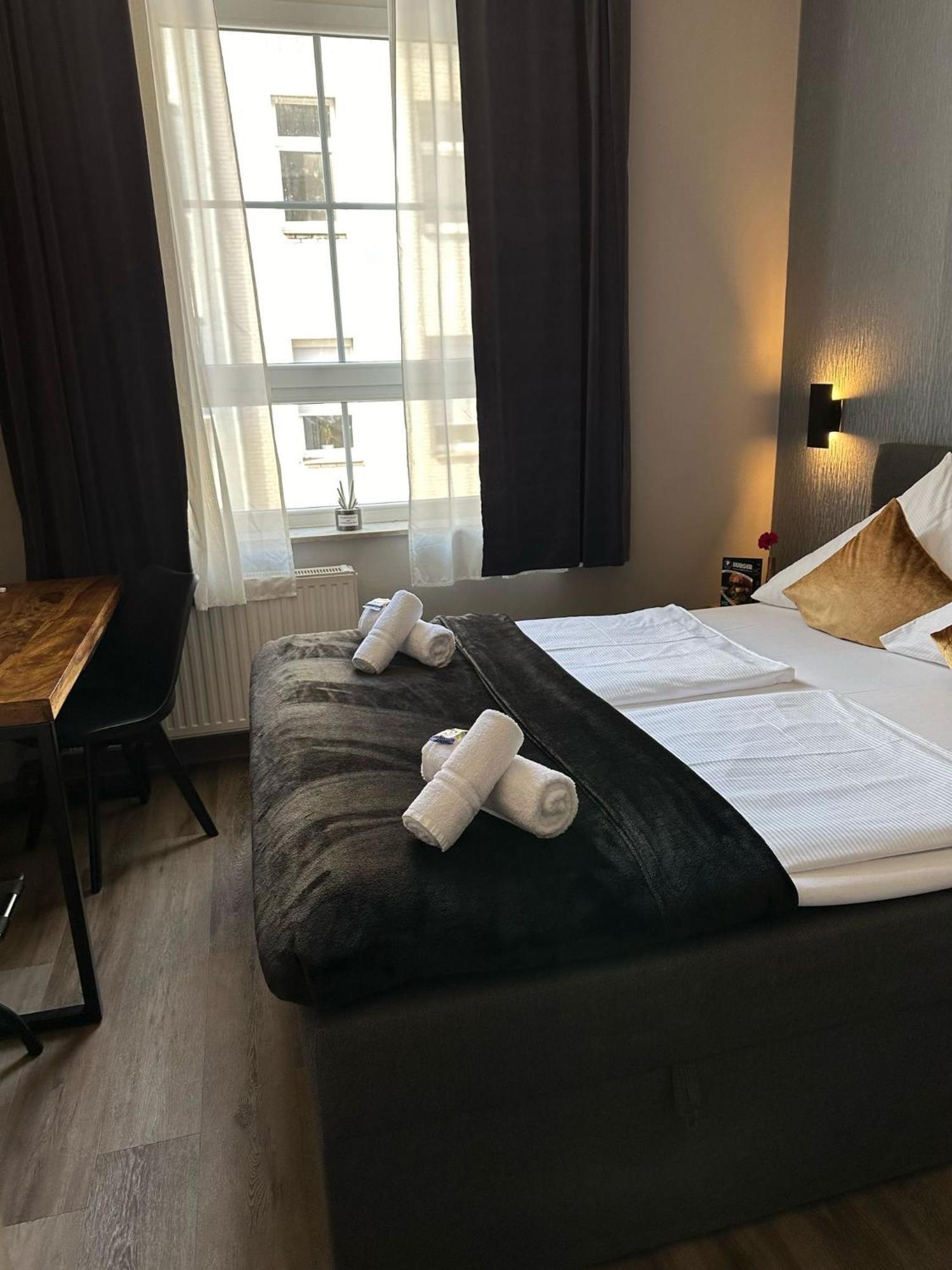Hotel Restaurant Zum Loewen Duisburg Eksteriør billede