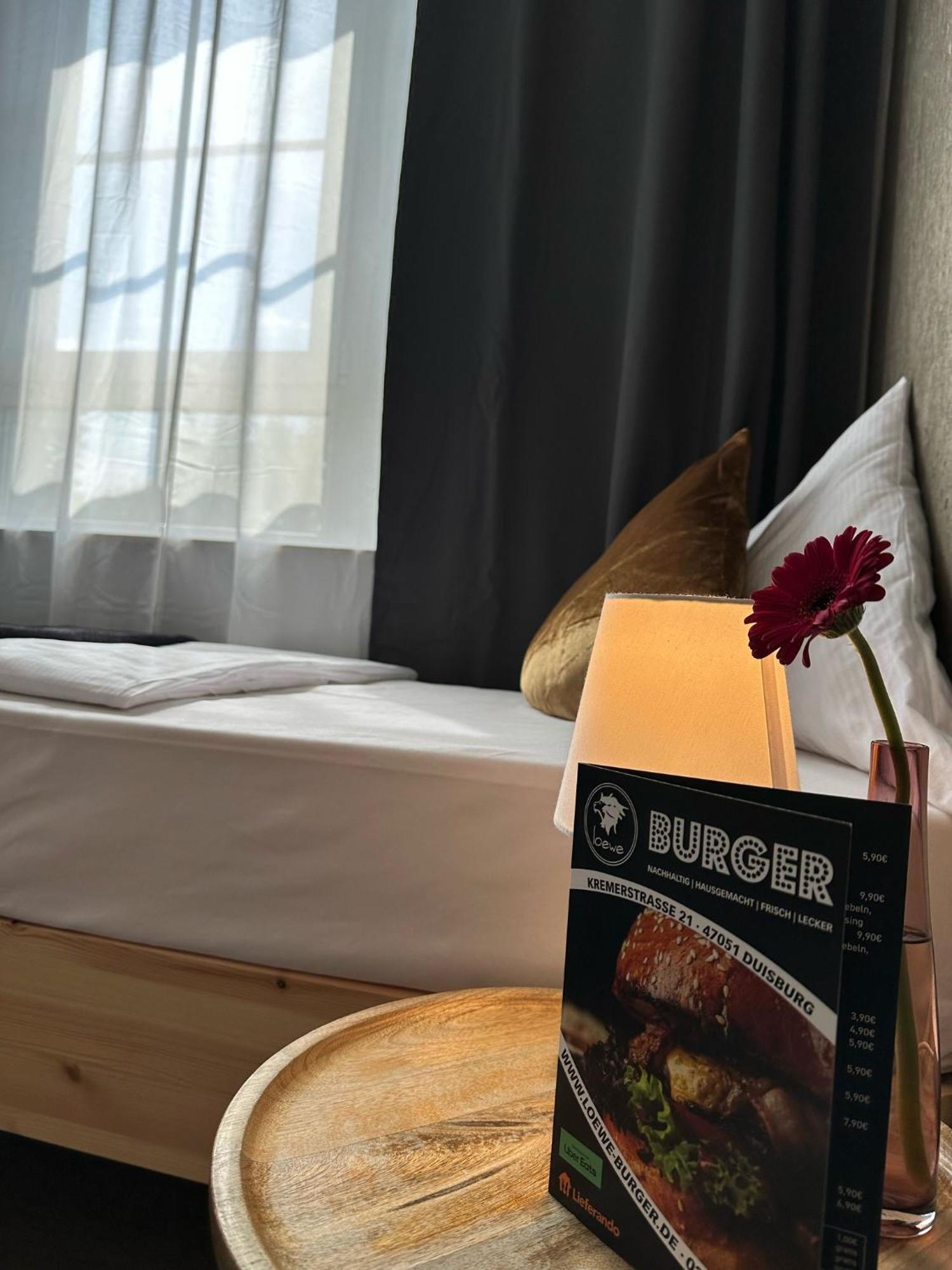 Hotel Restaurant Zum Loewen Duisburg Eksteriør billede