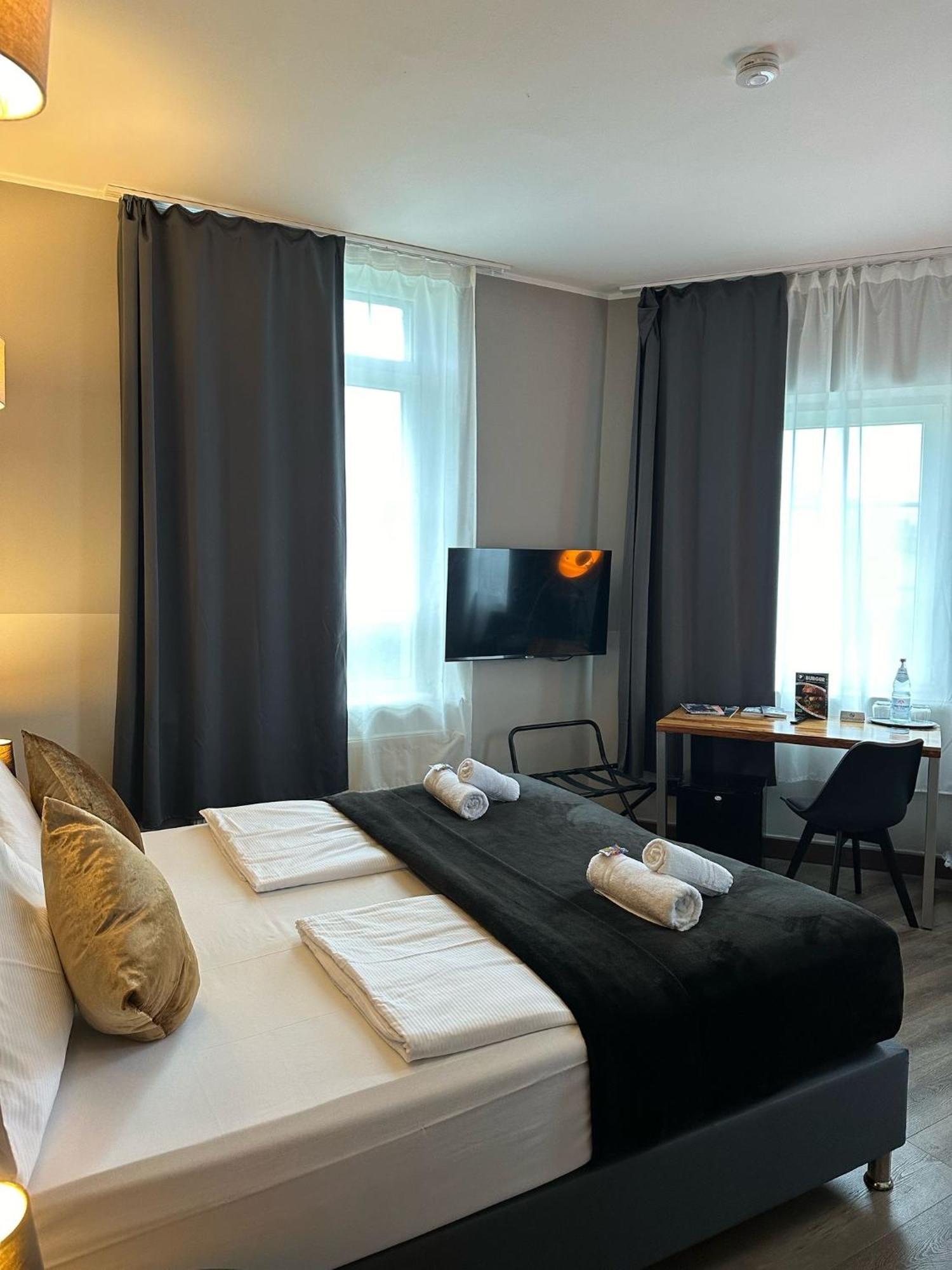 Hotel Restaurant Zum Loewen Duisburg Eksteriør billede