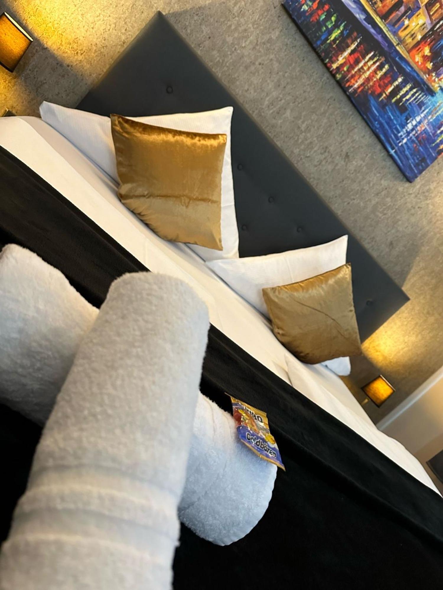 Hotel Restaurant Zum Loewen Duisburg Eksteriør billede
