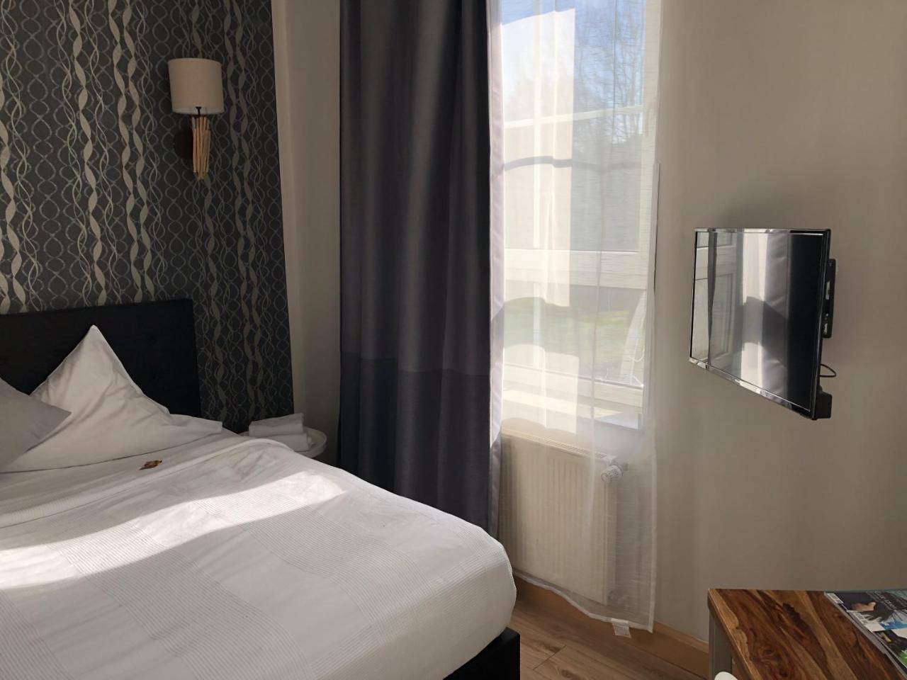 Hotel Restaurant Zum Loewen Duisburg Eksteriør billede